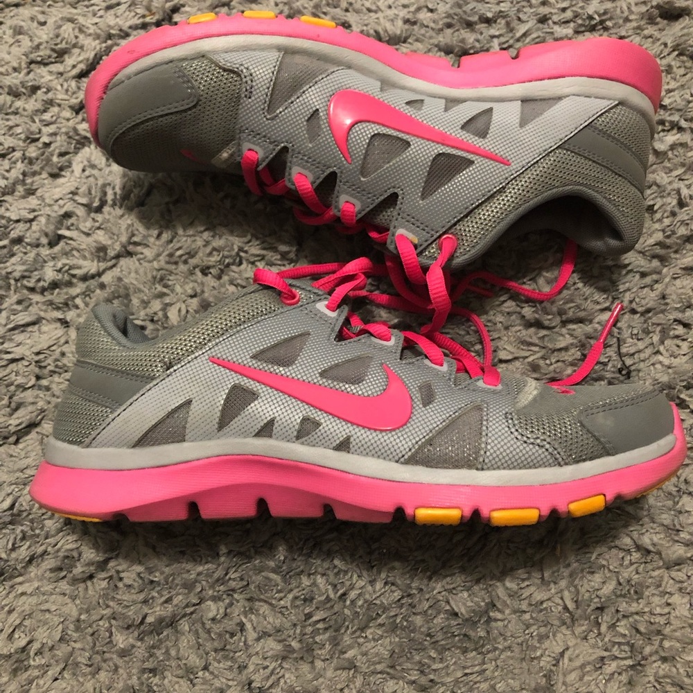 Woman’s Nike Fitsole sneakers